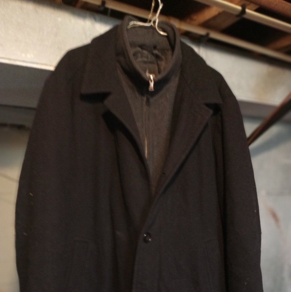 P coat - Picture 2 of 4